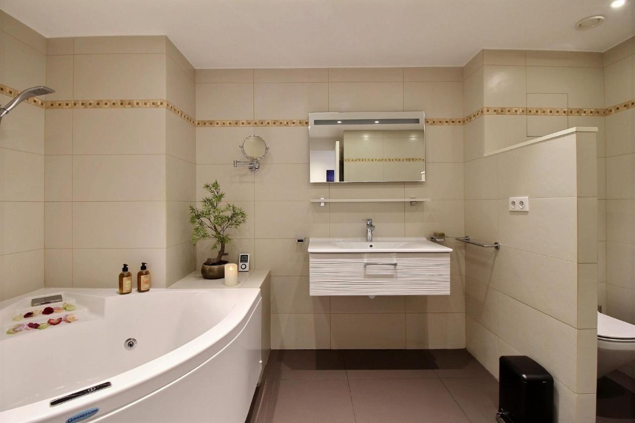 Assia & Nathalie - Luxury B&B Marais Париж Екстериор снимка